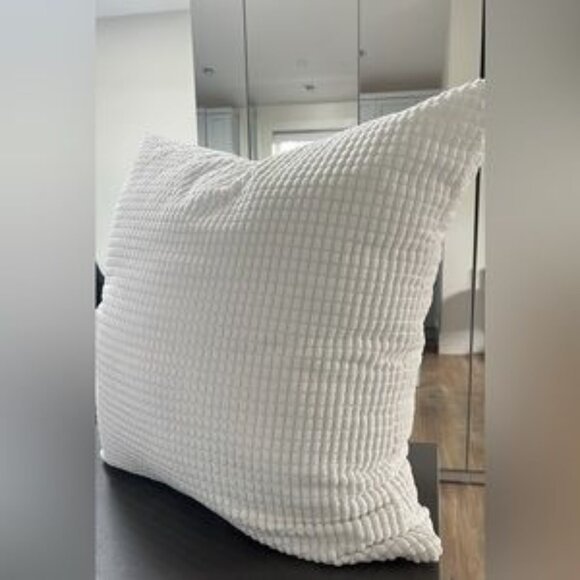 Large Brand New Waffle Pillow - Picture 2 of 5